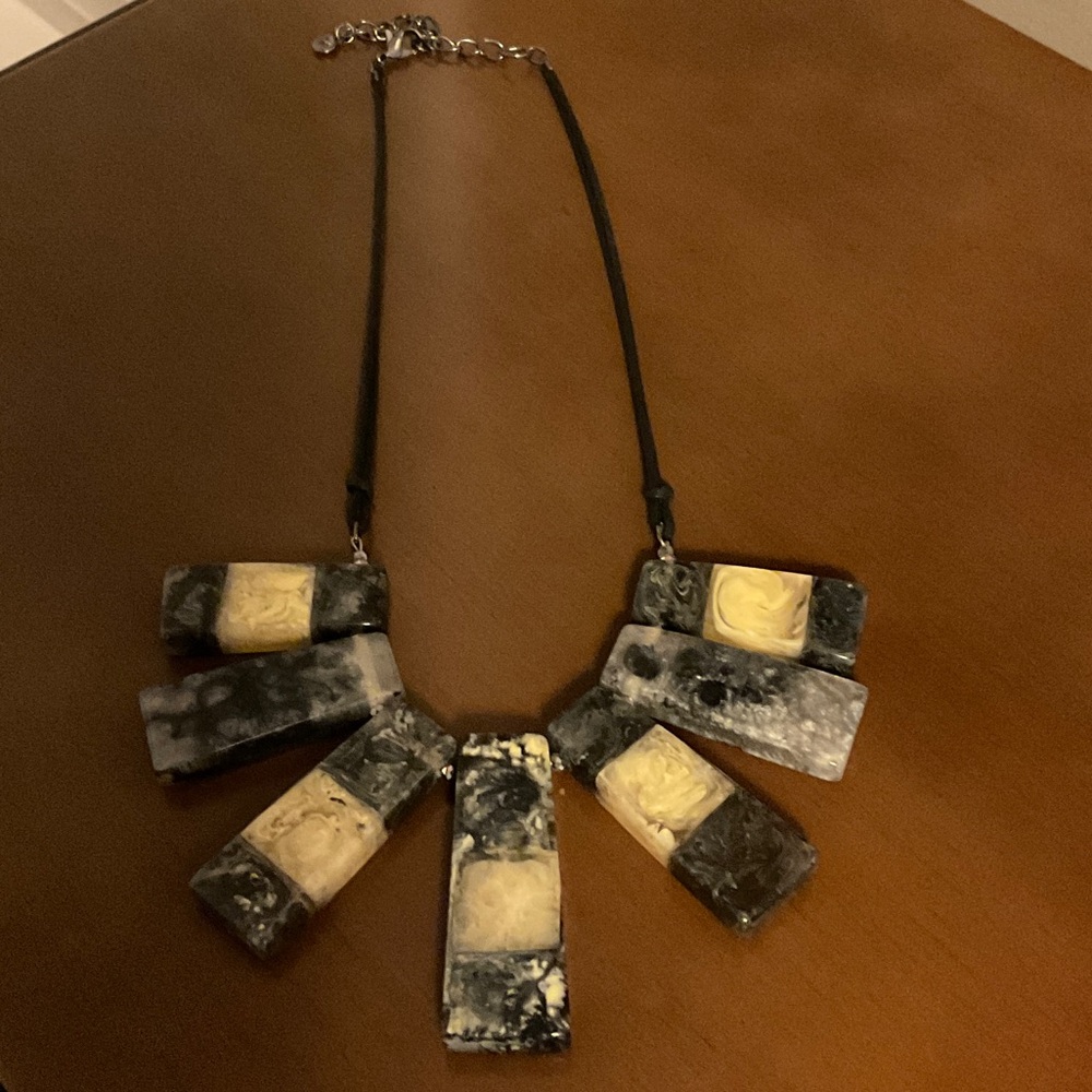 Versona grey and cream necklace